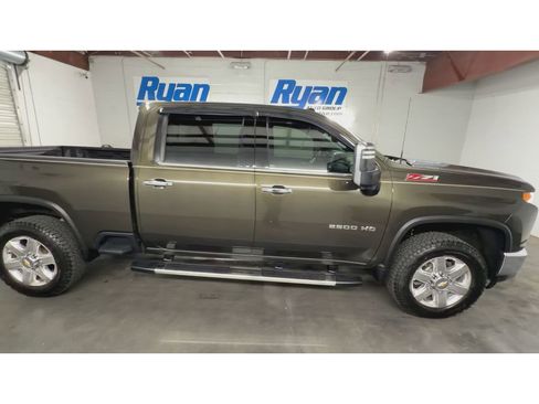 Used 2022 Chevrolet Silverado 2500 LTZ AWD/4WD image 9