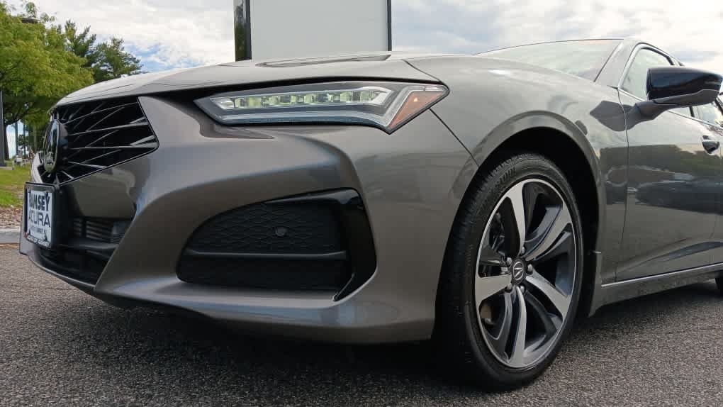 Used 2024 Acura TLX w/ Technology Package FWD image 9