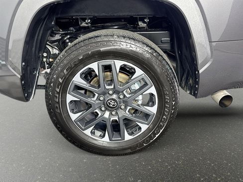 Used 2025 Toyota Tundra Limited image 32