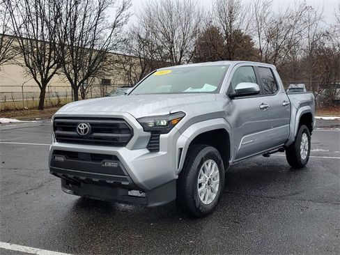 Used 2025 Toyota Tacoma SR5 image 2