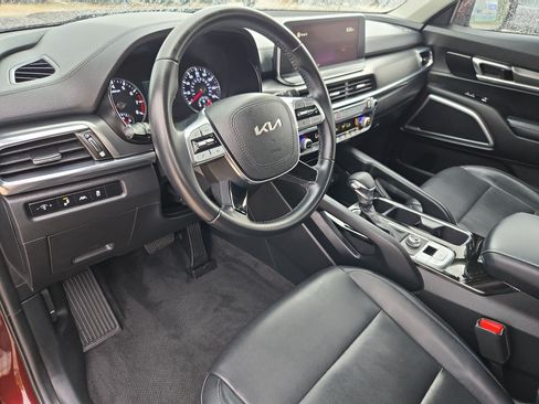 Used 2022 Kia Telluride LX FWD image 12