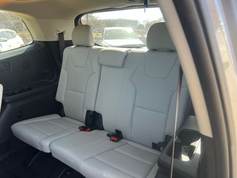 Used 2025 Kia Telluride SX w/ SX Captain's Chair Package image 21