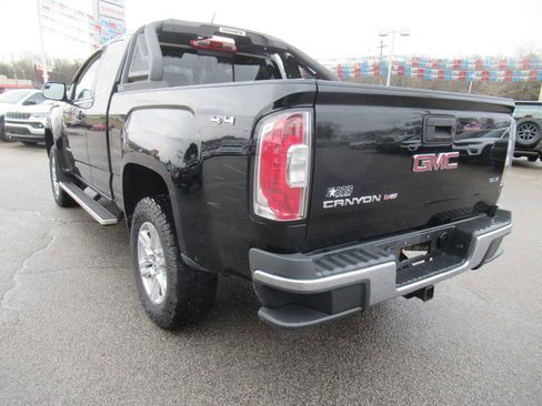 Used 2019 GMC Canyon SLE w/ SLE Convenience Package image 3