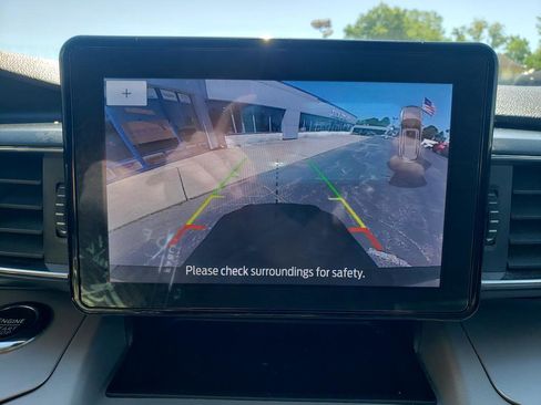 Used 2023 Ford Explorer XLT w/ Equipment Group 202A AWD/4WD image 20