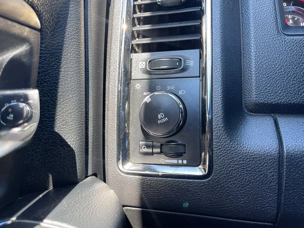 Used 2016 RAM 1500 Sport AWD/4WD image 32