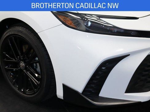 Used 2025 Toyota Camry SE image 12