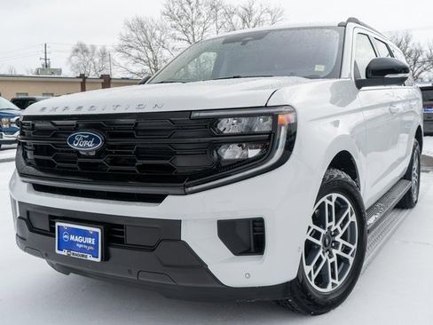 Used 2025 Ford Expedition Active image 1