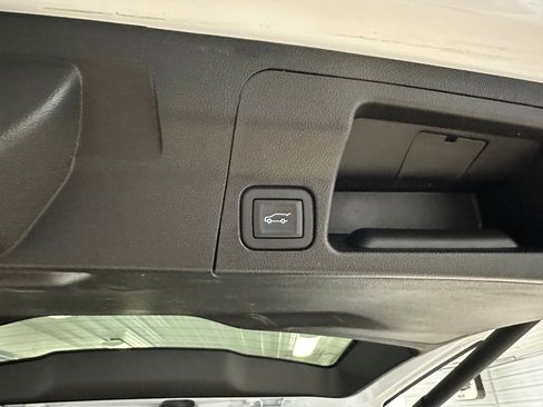 Certified 2023 GMC Acadia SLE w/ Driver Convenience Package image 24