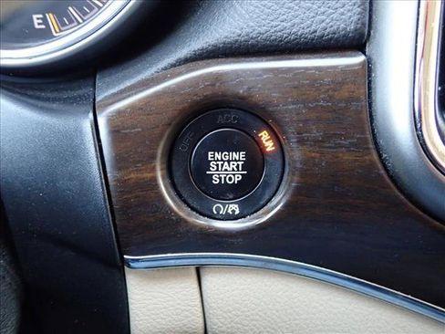 Used 2018 Jeep Grand Cherokee Limited w/ Luxury Group II image 25