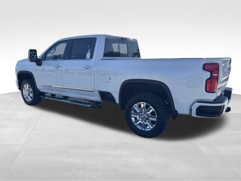 New 2026 Chevrolet Silverado 2500 High Country w/ High Country Premium Package AWD/4WD image 3