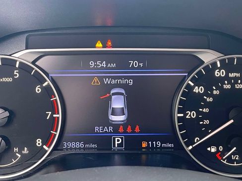 Used 2025 Nissan Altima 2.5 SV FWD image 24