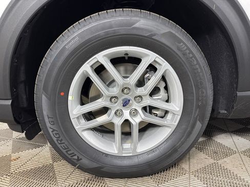 New 2026 Ford Explorer Active w/ Active Comfort Package RWD image 11