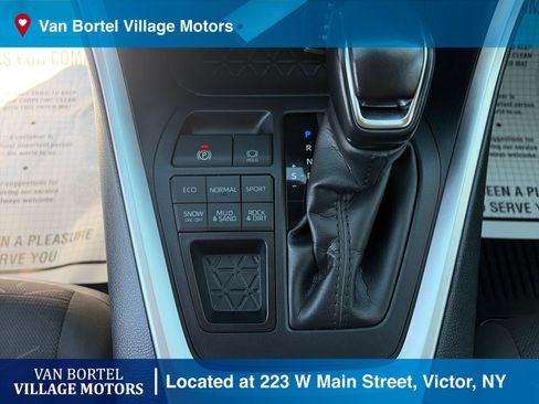 Used 2021 Toyota RAV4 XLE w/ Convenience Package AWD/4WD image 21