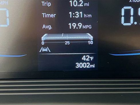 Used 2025 Hyundai Venue SEL image 15