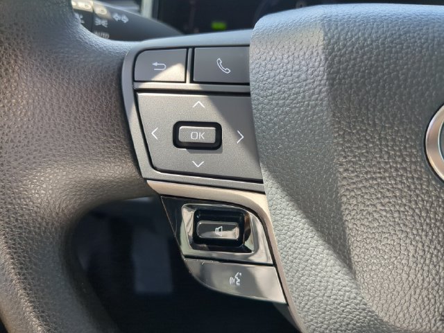 Used 2026 Toyota Camry LE FWD image 28