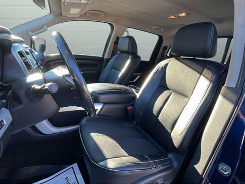 Used 2019 Nissan Titan PRO-4X AWD/4WD image 10