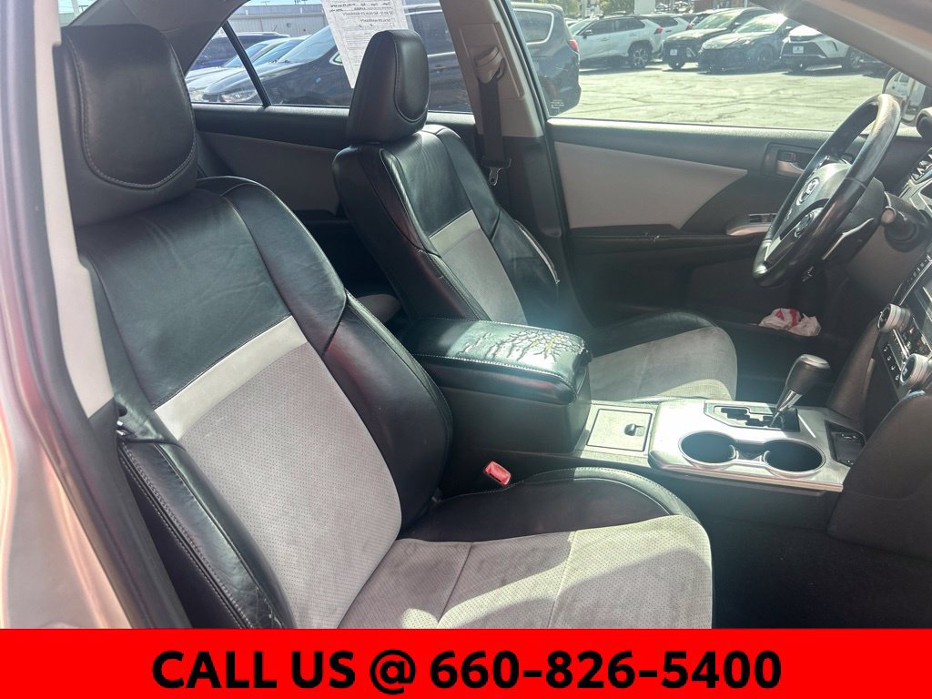 Used 2012 Toyota Camry SE w/ Leather Pkg FWD image 6