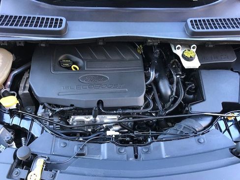 Used 2017 Ford Escape SE w/ SE Sport Appearance Package image 11