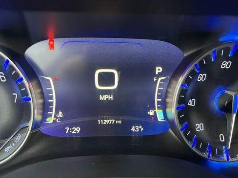 Used 2022 Chrysler Pacifica Touring-L image 16