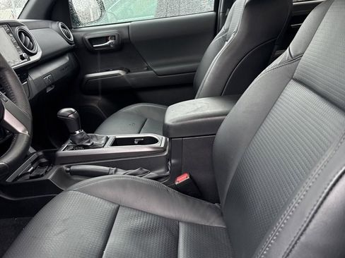 Used 2023 Toyota Tacoma TRD Sport w/ TRD Premium Sport Package image 12