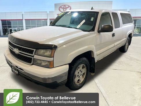 Used 2007 Chevrolet Silverado 1500 LT w/ Onstar Plus Package image 4