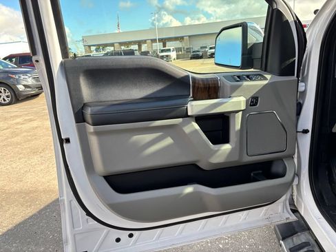 Used 2019 Ford F150 Lariat RWD image 10