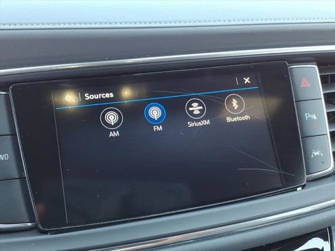 Used 2024 Buick Enclave Premium image 5