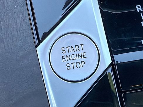 Used 2025 BMW X5 xDrive40i w/ M Sport Package image 37