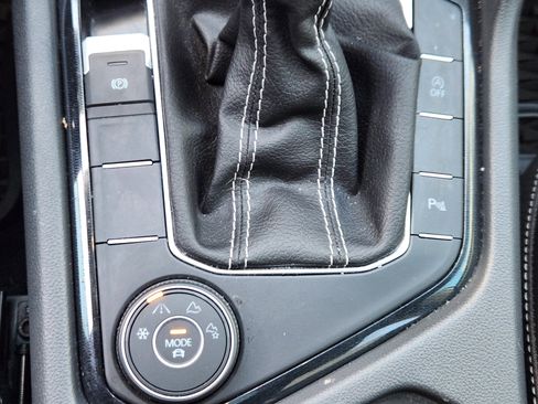 Certified 2025 Volkswagen Taos SEL w/ Black Wheel Plus Package image 23