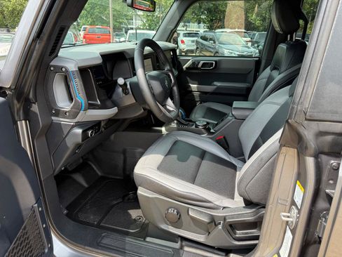 Used 2023 Ford Bronco Black Diamond AWD/4WD image 9