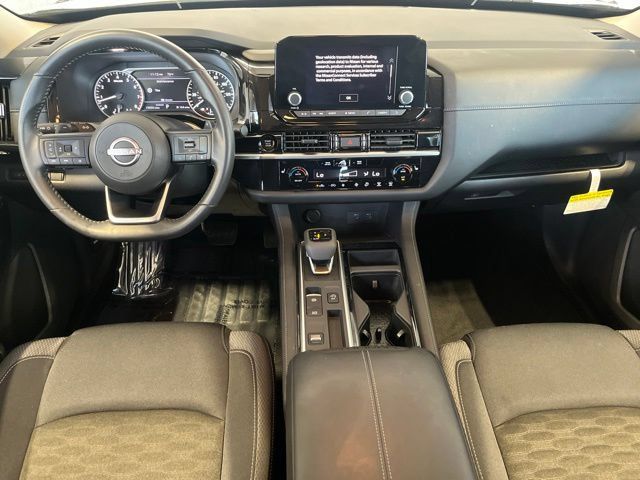 Certified 2025 Nissan Pathfinder SV FWD image 10