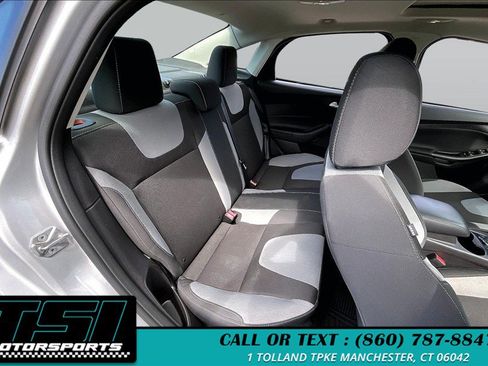 Used 2014 Ford Focus SE w/ SE Sport Package FWD image 25