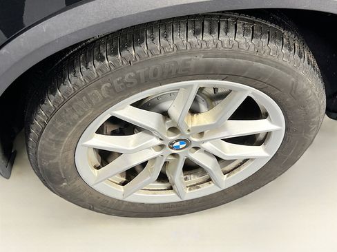 Used 2021 BMW X5 xDrive40i w/ Convenience Package AWD/4WD image 32