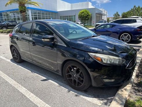 Used 2016 Ford Focus SE w/ Equipment Group 201A FWD image 4