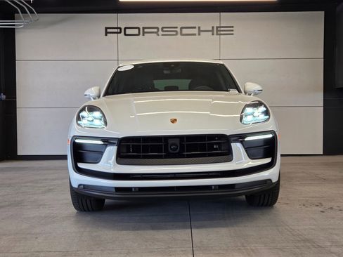 Certified 2023 Porsche Macan AWD/4WD image 26
