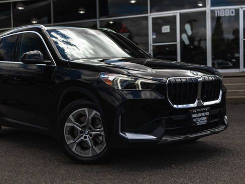 Used 2023 BMW X1 xDrive28i image 3