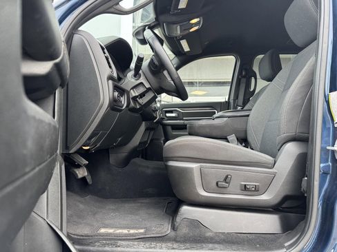 Used 2024 RAM 2500 Big Horn w/ Sport Appearance Package image 11