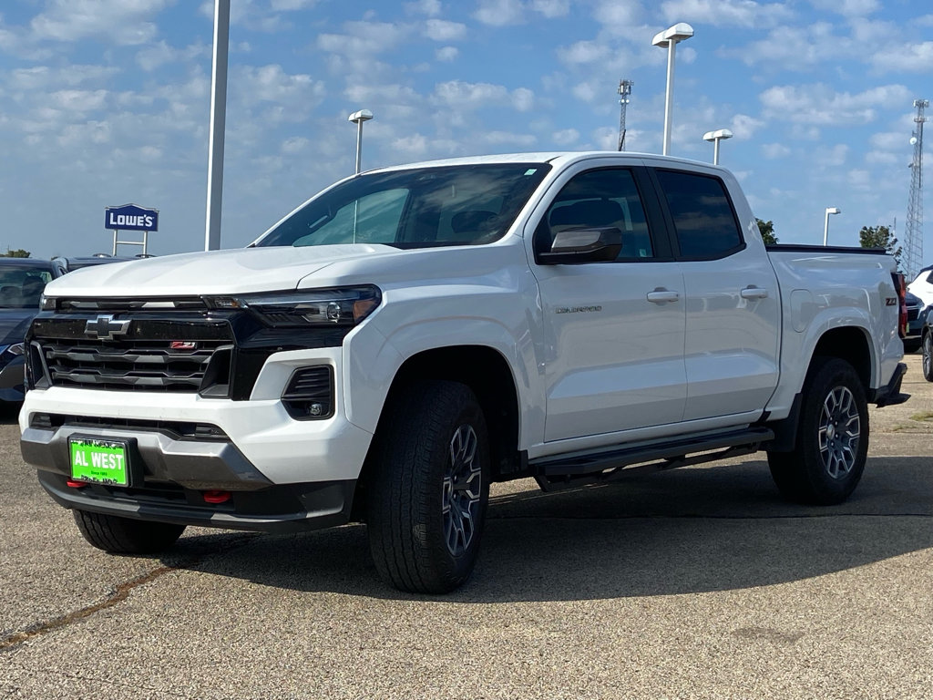 Used 2025 Chevrolet Colorado Z71 AWD/4WD image 7