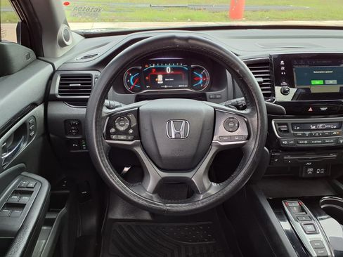 Used 2020 Honda Pilot Touring image 15