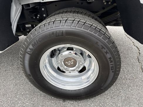 Used 2025 Ford F350 King Ranch w/ Chrome Package AWD/4WD image 18