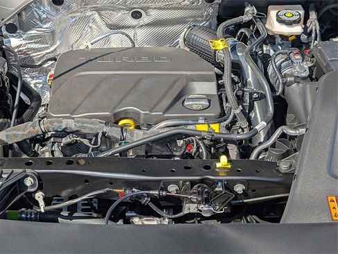 New 2026 Chevrolet Trax RS w/ Sunroof Package image 4