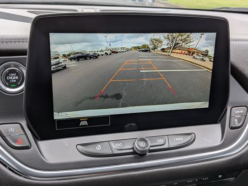 Used 2025 Chevrolet Blazer LT FWD image 23