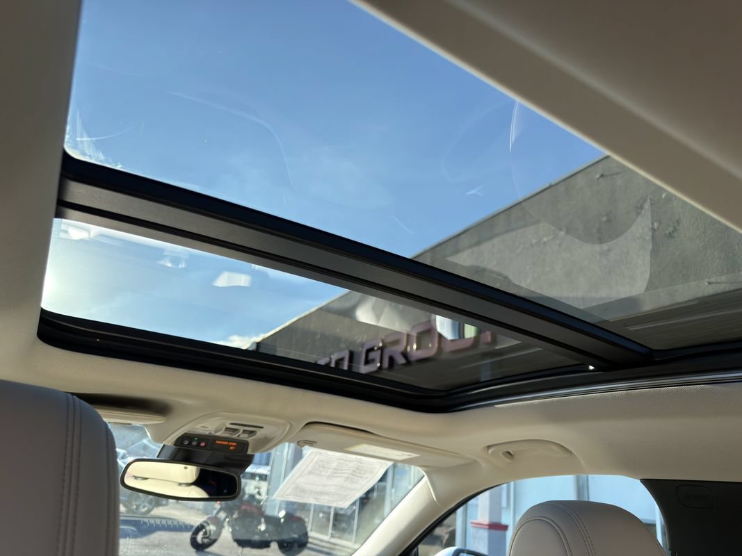 Used 2023 Buick Encore GX Essence w/ Experience Buick Package FWD image 40