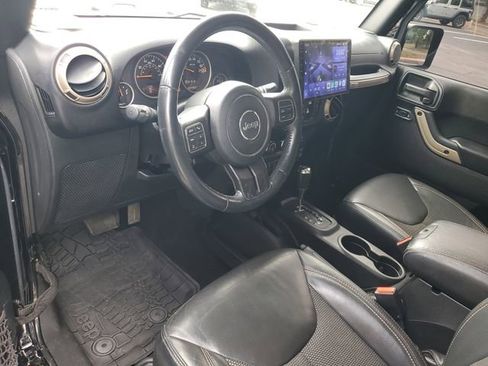 Used 2017 Jeep Wrangler Unlimited Sahara AWD/4WD image 6