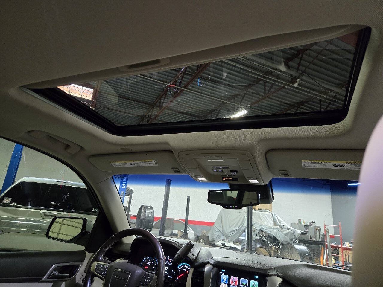 Used 2020 GMC Yukon XL Denali RWD image 33