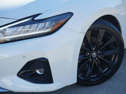 Used 2019 Nissan Maxima SR w/ Premium Package image 11