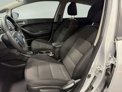 Used 2017 Kia Forte LX image 11