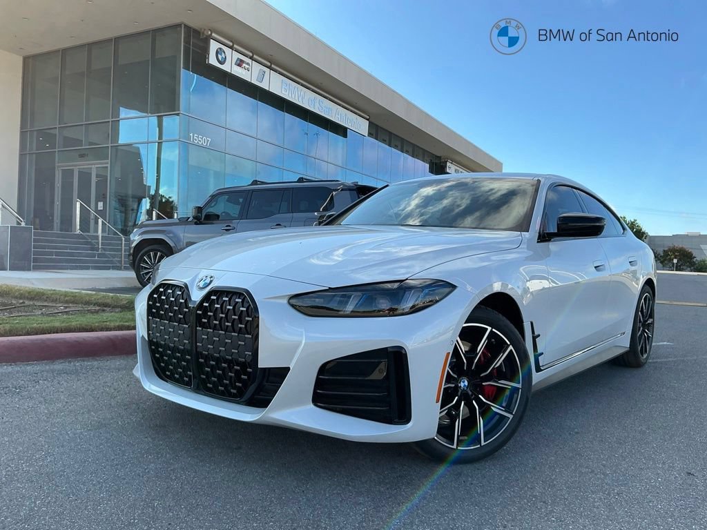 New 2026 BMW 430i w/ M Sport Package RWD image 1