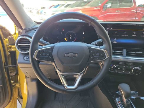 Used 2024 Chevrolet Trax ACTIV w/ Sunroof Package image 15