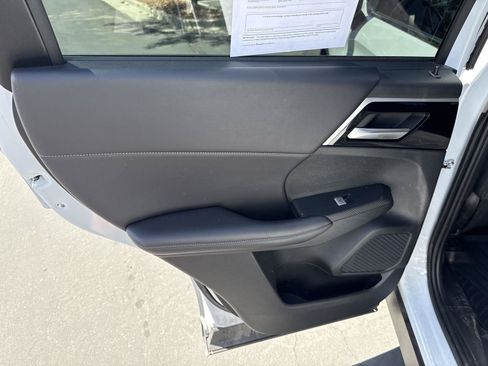Used 2024 Mitsubishi Outlander SE AWD/4WD image 19